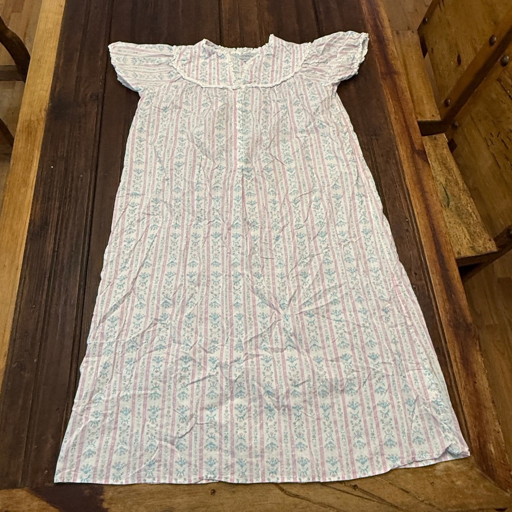 Lanz of Salzburg Pink Blue Floral Cotton Nightgown Eyelet Lace M Cottagecore